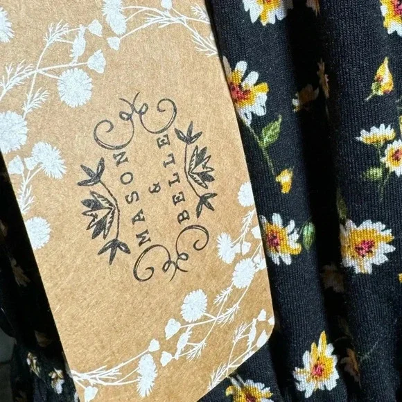 NWT Mason & Belle Cropped Blouse Short Sleeve Off Shoulder Black Floral Top XL - Picture 7 of 12